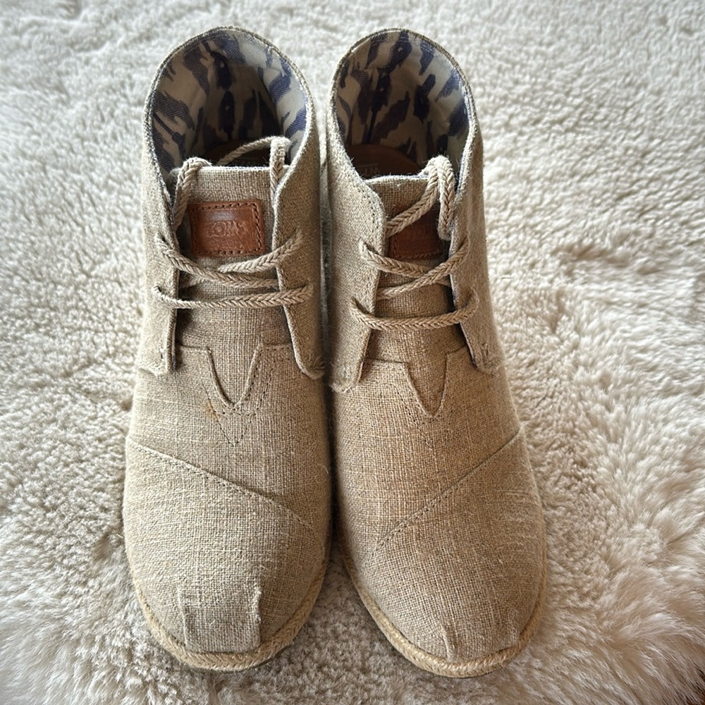Nwob Tom’s shoes